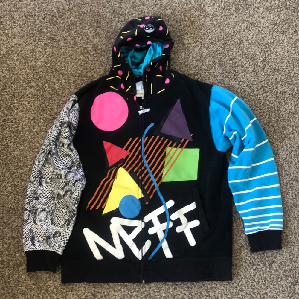 Vintage: Men’s NEFF Zip Up Hoodie Size:L.
